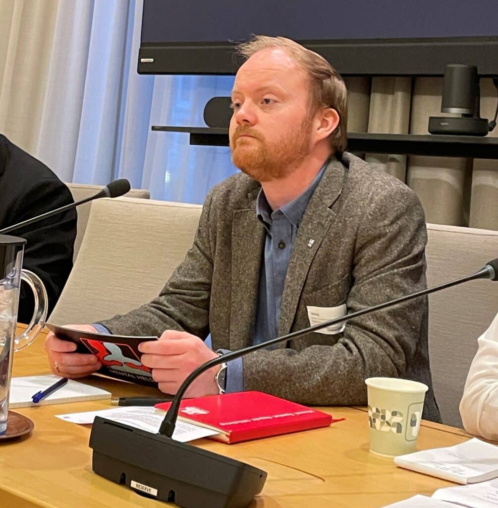 Landsleder i Mental Helse Ole-Marius Minde Johnsen på Stortingshøring om endringer i psykisk helsevernloven og pasient- og brukerrettighetsloven.