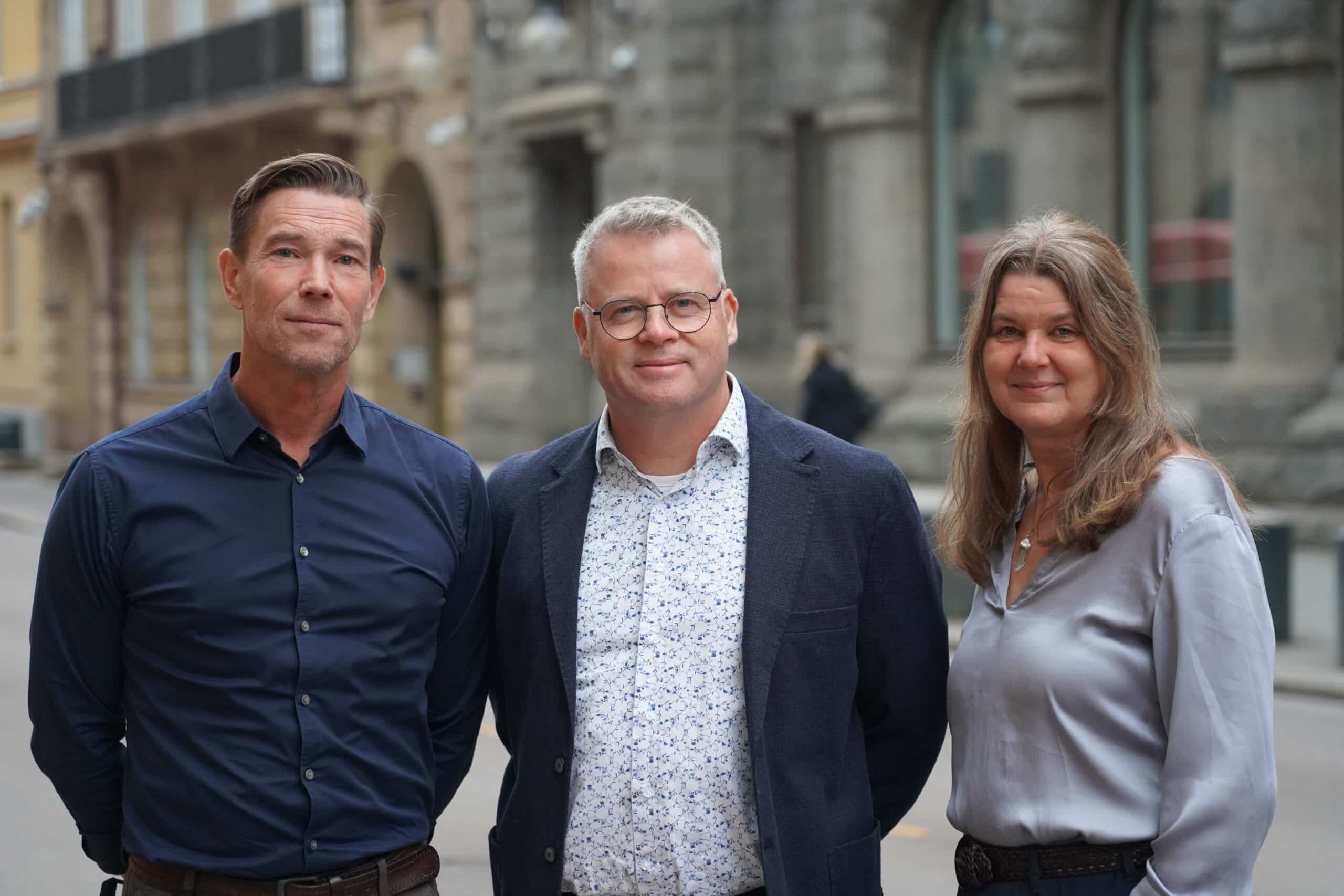 Fagsjef i Mental Helse, Jon Fabritius, prosjektleder og 2. nestleder i Mental Helse, Haakon Steen, og seniorforsker ved NAFKAM, Agnete Kristoffersen. (Foto: Emilie Gjengedal Vatnøy)